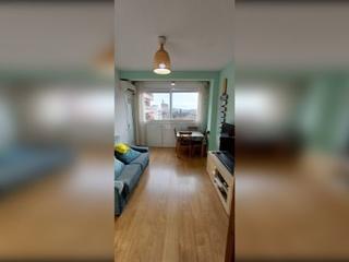 Piso en Plaça de la república 4. Piso alto soleado con balcón para entrar a vivir barri porta