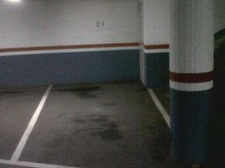 Lloguer Aparcament cotxe a Domenech 3. Parking con posibilidad de trastero