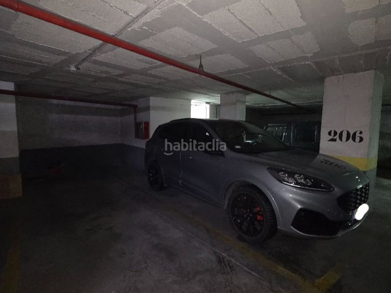 Foto 494b1302-0647-4e4a-ada8-01c6c7e3cc60. Autoparkplatz in luis montoto 116 in La Buhaira Sevilla