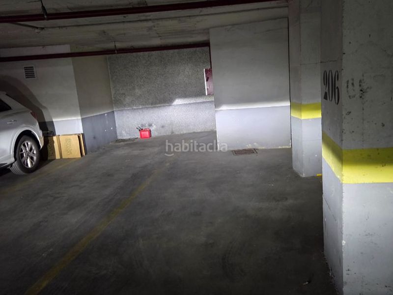 Foto 87c40aa4-6448-485d-bf6f-453c07fc0bea. Autoparkplatz in luis montoto 116 in La Buhaira Sevilla