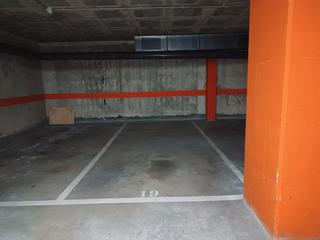 Miete Autoparkplatz in Riera bugantó 5. Lloguer pàrquing