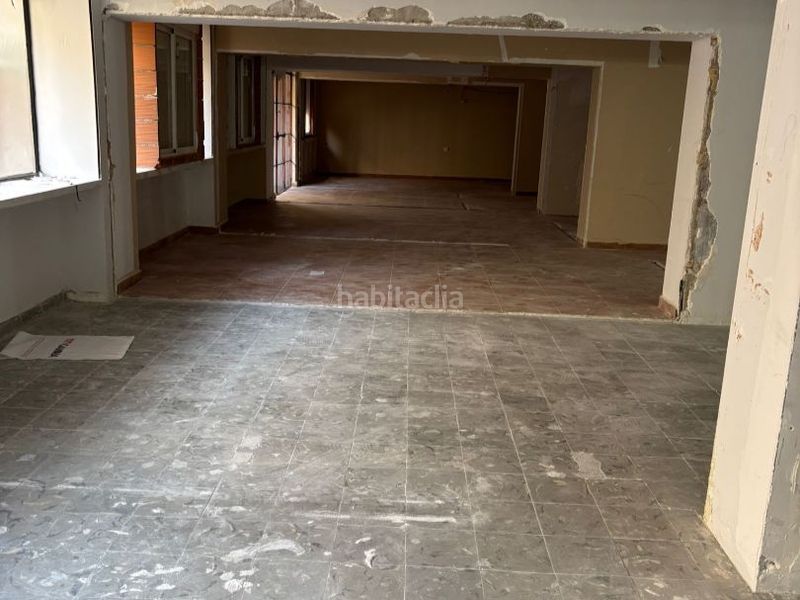 Foto d4636082-4bdf-4e98-9887-1e20035e83e0. Alquiler local comercial en calle montalt local diáfano en alquiler. Zona alta en Arenys de Mar