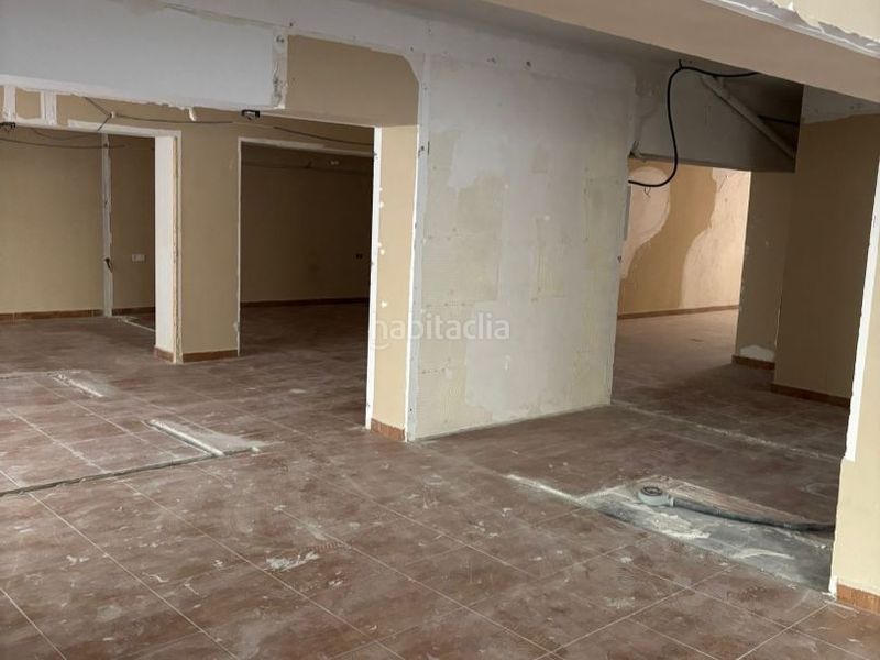 Foto efc8e797-d650-44e4-a049-00c4cb7279a0. Alquiler local comercial en calle montalt local diáfano en alquiler. Zona alta en Arenys de Mar