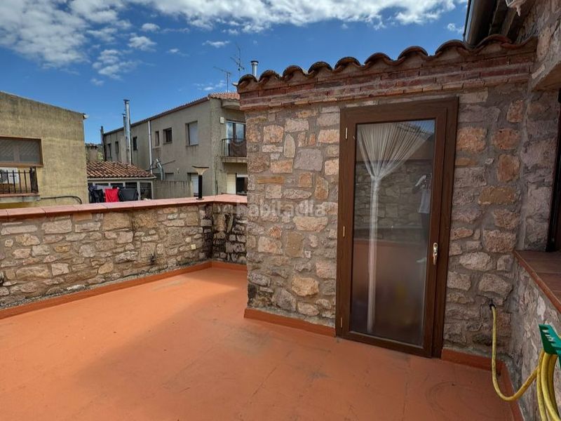 Foto cdcc34a7-9f98-41b2-918f-61759d0f4eed. Haus in plaça de l'església 1 in Vallbona de les Monges