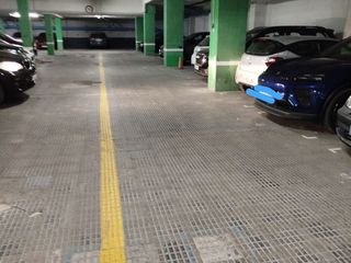 Lloguer Aparcament cotxe a Josep tarradellas 91. Plaza parking grande