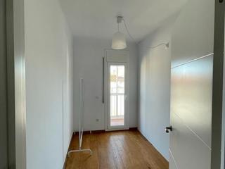 Rent Flat in Carrer unió 80. Piso luminoso y cómodo, muy céntrico 2 habs