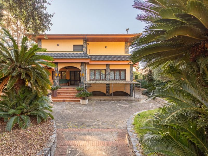 Foto 08103533-c43a-4e1b-9b5c-b1953e32739d. Casa en plaça sisquella alfredo 3 villa en zona exclusiva Fenals a 150 metros de playa en Lloret de Mar