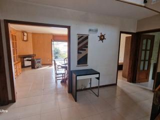 Maison à Carrer tulipa 25. Casa apareada en jardines, cunit