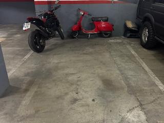 Location Parking moto à Don pelayo 3. Alquile parking moto