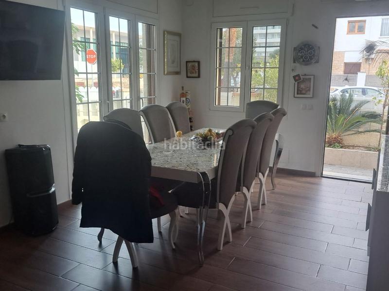 Foto f1760b16-7539-4f27-88af-4678e78228f3. Casa adossada a avenida de la generalitat 5 a Coma-ruga platja Coma-ruga