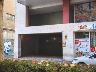 Autoparkplatz in Passeig de l'estació 5. Pàrquing gran molt cèntric