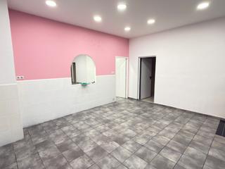 Location Local commercial à Carrer pare marchena 8. En perfecto estado