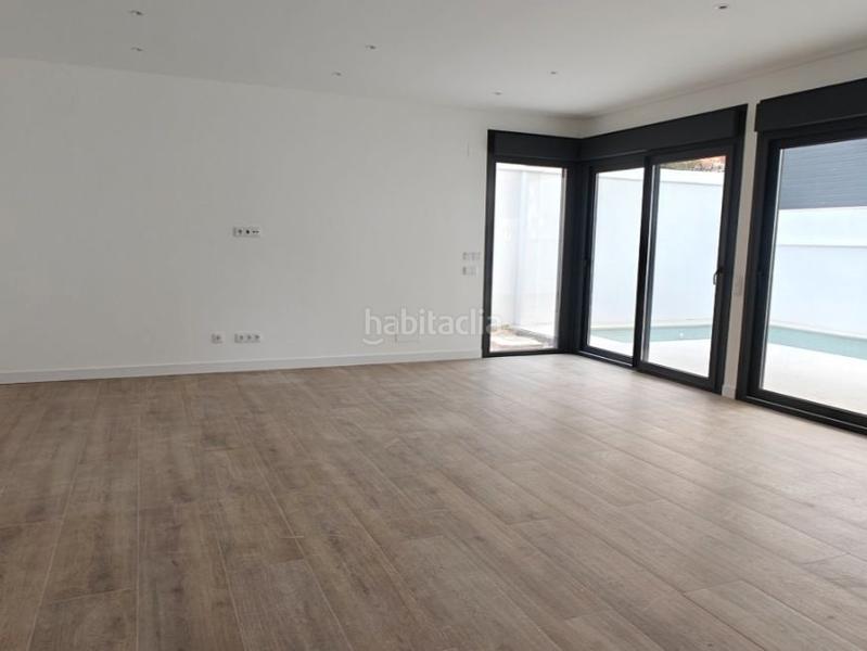 Foto 96193b0f-5555-4d25-82fc-9ff55c12130e. Chalet en grama 25 chalet unifamiliar pareado en Valdebebas - Valdefuentes Madrid