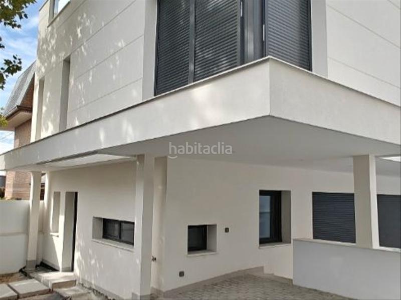 Foto e17d8085-8e05-4ac1-8515-1334a88b6bc0. Chalet en grama 25 chalet unifamiliar pareado en Valdebebas - Valdefuentes Madrid