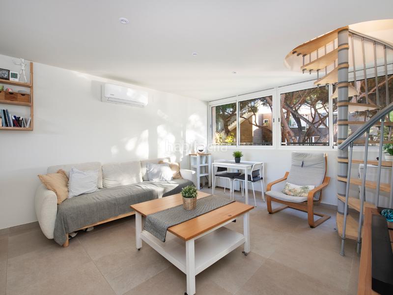 Foto 357586d3-c67c-4d13-abb0-4e4f11344143. Dúplex en palafrugell 11 duplex reformado en venta en Gava Mar en Gavà