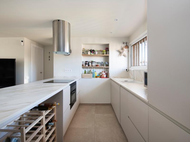 Foto 4ade5547-b1e6-4980-932d-cb1a95d2b19c. Dúplex en palafrugell 11 duplex reformado en venta en Gava Mar en Gavà