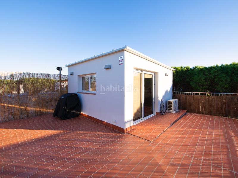 Foto b57717fa-a485-41fc-a168-f6b5bfe0de6f. Dúplex en palafrugell 11 duplex reformado en venta en Gava Mar en Gavà