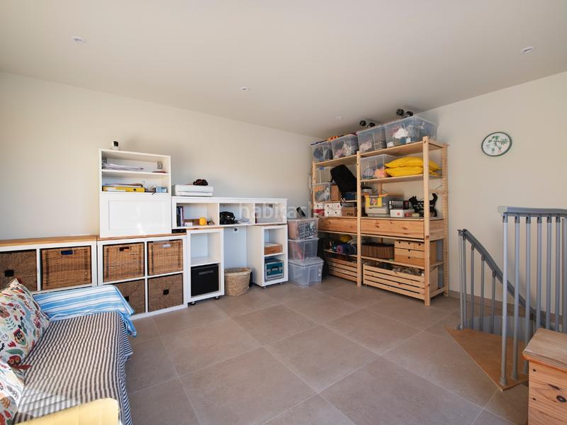 Foto df72c9a3-af71-401e-bc0e-5992782c022e. Dúplex en palafrugell 11 duplex reformado en venta en Gava Mar en Gavà