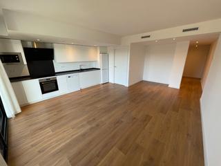 Lloguer Pis a Raval canyelles 14. Pis amb 3 hab, 2 banys, cuina-menjador, vistes, piscina, parking