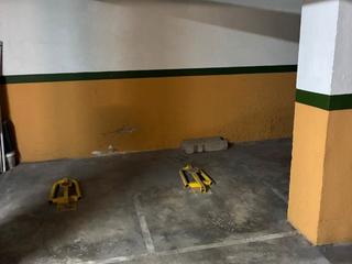 Alquiler Parking moto en Joan tarrus i bru 2. Es lloga parking de moto a girona centre