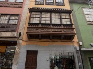 Casa adosada en Obispo rey rodondo 62. Venta de casa con salón comercial en pleno centro de la laguna