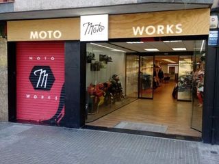 Traspàs Local Comercial a Avinguda pallaresa 118. Traspaso tienda y taller de motos