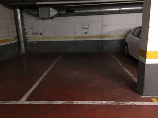 Location Parking voiture à Antoni llopís 6. Parking centre d´olot