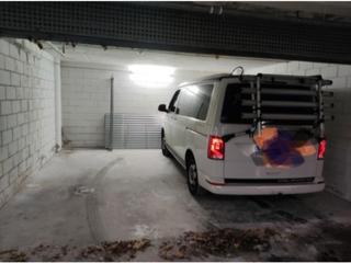 Location Parking voiture à Calle sabadell, de 6. Alquiler de garage cerrado para dos coches y trastos