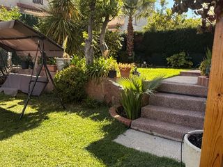 Planta baja en Avinguda can nicolau 0. Bajos con 110m de jardin, soleado, calefaccion, y parking