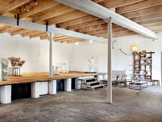 Lloguer Local Comercial a C66 304. Un escenario con historia, carácter y proyección.