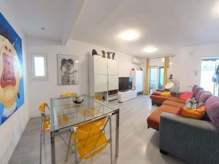 Reihenhaus in Avenida tarragona 178a. Chalet adosado