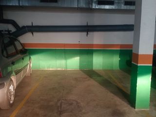 Miete Autoparkplatz in Joan abelló i bufí 7. Alquiler plaza de parking en zona centro terrassa