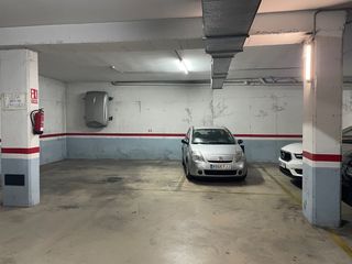 Lloguer Aparcament cotxe a Sant miquel 38. Parking doble para alquilar