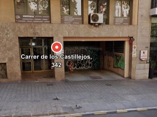 Lloguer Aparcament cotxe a Castillejos 342. Plaza de parking en garaje privado