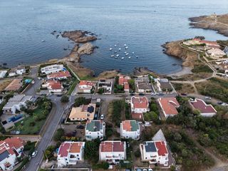 Piccolo appartamento in Carrer la musclera  47. Apartament amb jardí privat i vistes al mar – cap de vol, port d