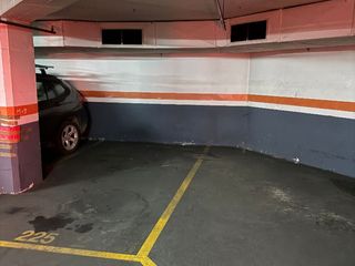 Lloguer Aparcament de moto a Napols 332. Alquilo plaza de moto