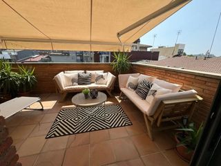 Casa aparellada a Carrer de roger de llúria 11b. Céntrica, preciosa, acogedora y luminosa casa pareada