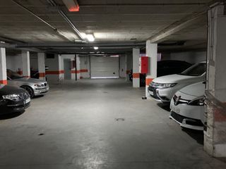 Miete Autoparkplatz in Avenida quinto centenario  28. Plaza de garaje para coche