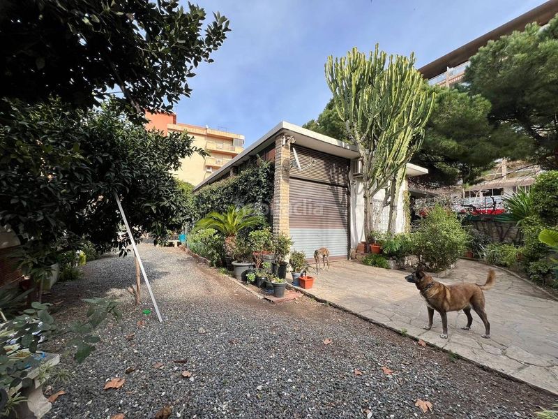 Foto e27510bc-e650-4d30-a803-f3e377d1b83b. Chalet en carrer d'osca 5 se vende chalet en el centro . en Salou