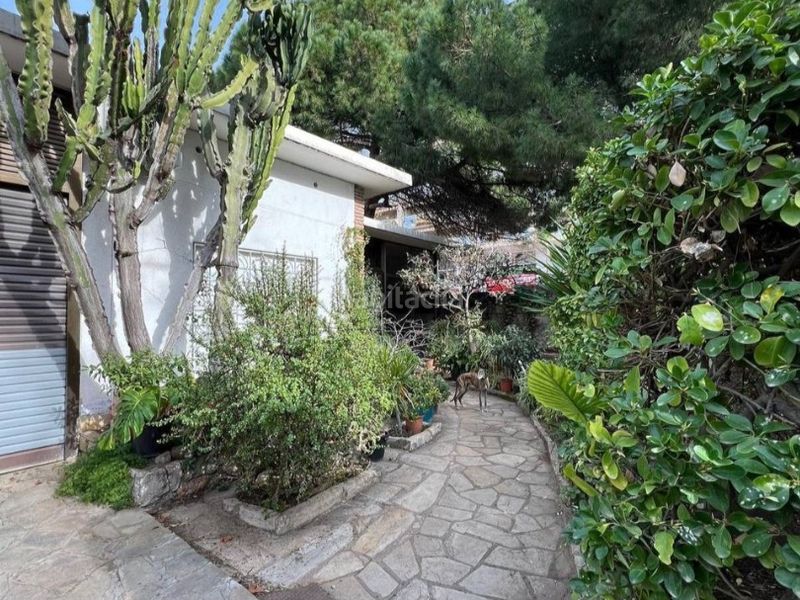 Foto eaa086ed-772f-4fe2-9692-d76bf73ca2e0. Chalet en carrer d'osca 5 se vende chalet en el centro . en Salou