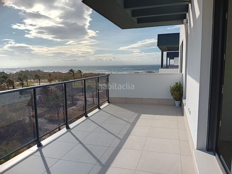 Foto ba94e89c-2335-4138-853e-e98fb7dc792c. Pis a avenida del mar 145 a Almerimar Ejido (El)