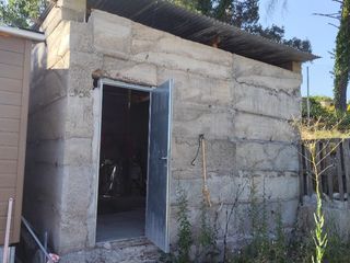 Casa in Carrer empordà 60. Terreno con luz, agua y desagüe