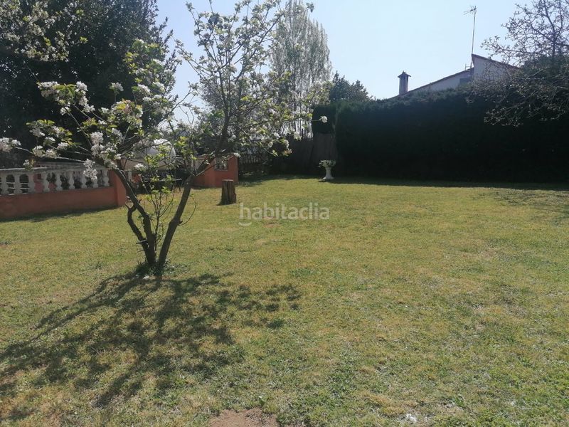 Foto b1896601-785c-4c11-983e-93e8ed778bbc. Chalet en urbanitzacio can domenech 781a casa 4 habitaciones y piscina todo plano en Tordera