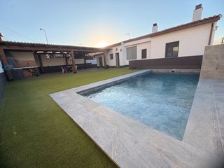 Xalet a Carrer de llevant  20. Casa reformada con piscina en can falguera