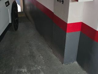 Miete Motorradparkplatz in Casp 51. Plaza de moto segura y cómoda con 1 mes gratis