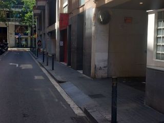 Aparcament cotxe a Hurtado  68. Parking al lado acceso ronda de dalt