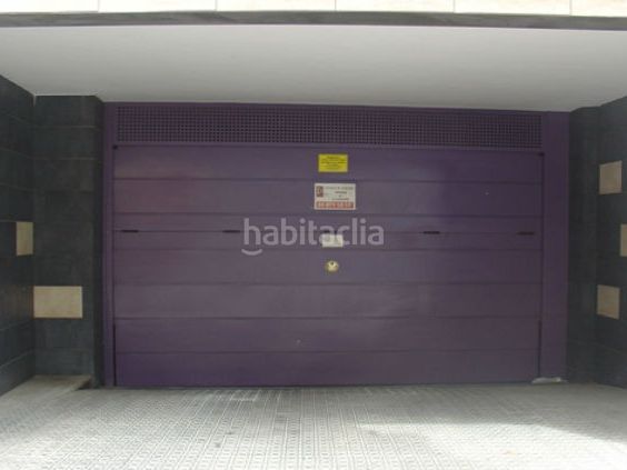 Foto 93d2b1a7-eab8-4258-89c4-fda8ce4ba7e8. Lloguer aparcament cotxe a anselm clave 36 a Centrevila Vilanova i la Geltrú