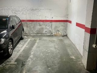 Location Parking voiture à C/ san josé  13. Se alquila plaza de garaje en centro