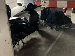 Lloguer Aparcament de moto a Travessera de les corts 257. Plaza compartida de moto