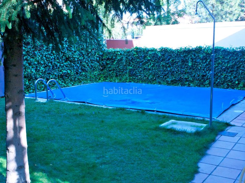 Foto 8caaddcf-7dd7-4fda-8201-d78abdd14220. Alquiler casa adosada en calle de arturo soria 67 chalet adosado con jardín y piscina junto a arturo soria en Madrid